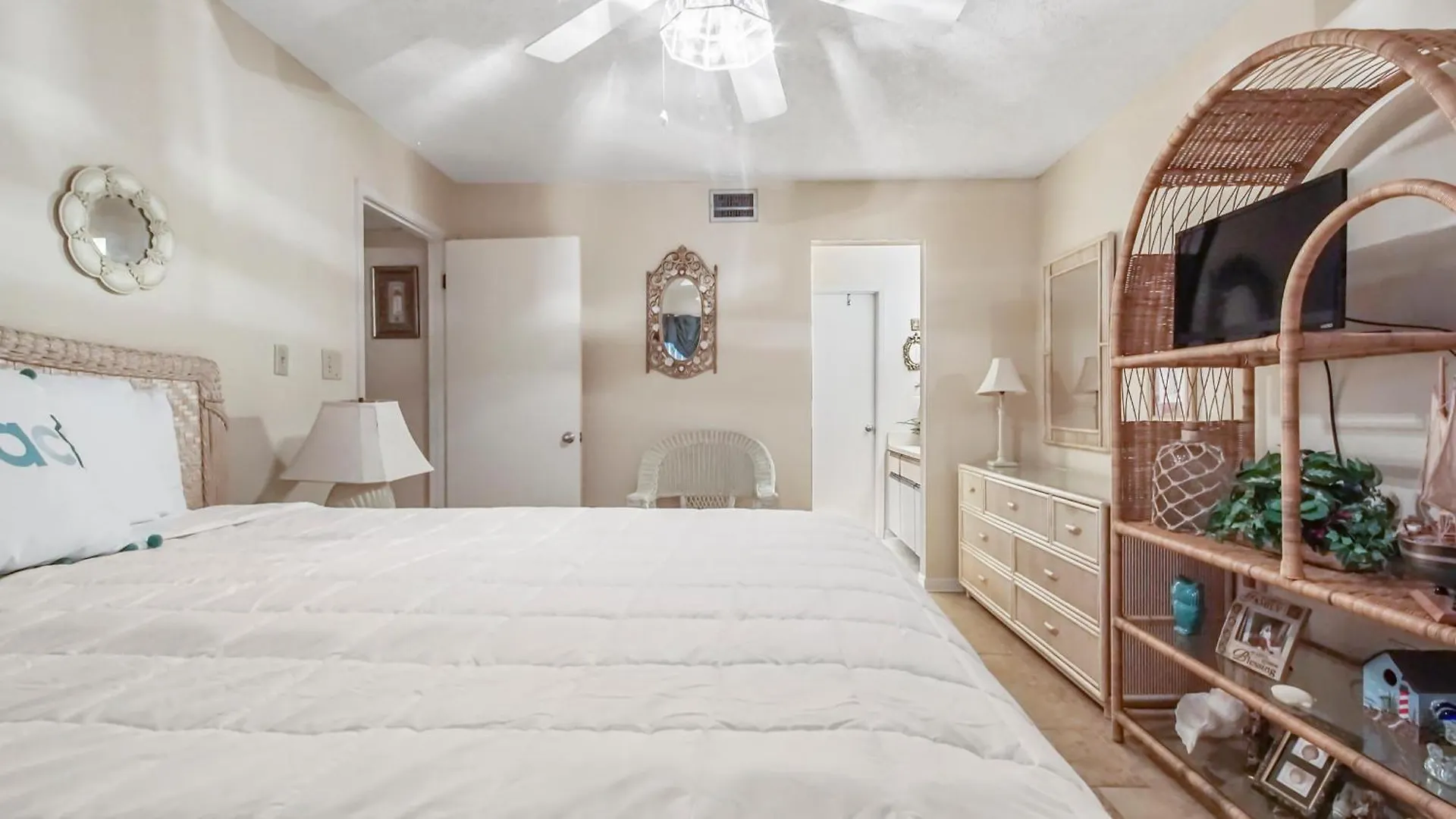 Apartment Aquavista Beach Resort By Sand Seeker Vacations Panama City Beach