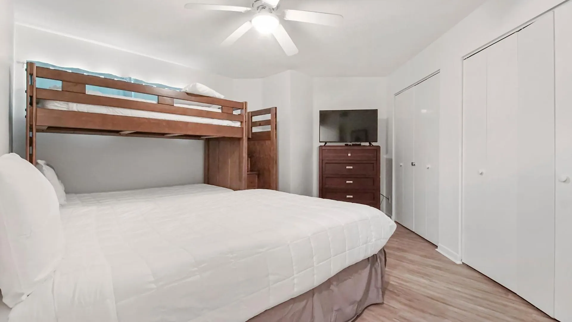 Aquavista Beach Resort By Sand Seeker Vacations Panama City Beach Apartment