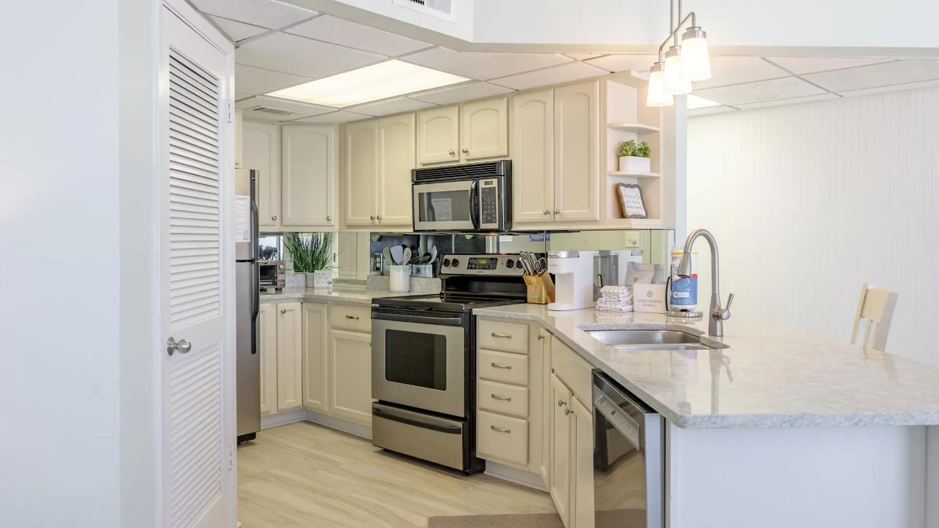 Apartment Aquavista Beach Resort By Sand Seeker Vacations Panama City Beach